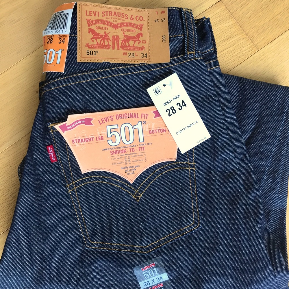 New with tags - Men’s Levi’s 501 Jeans - 28x34